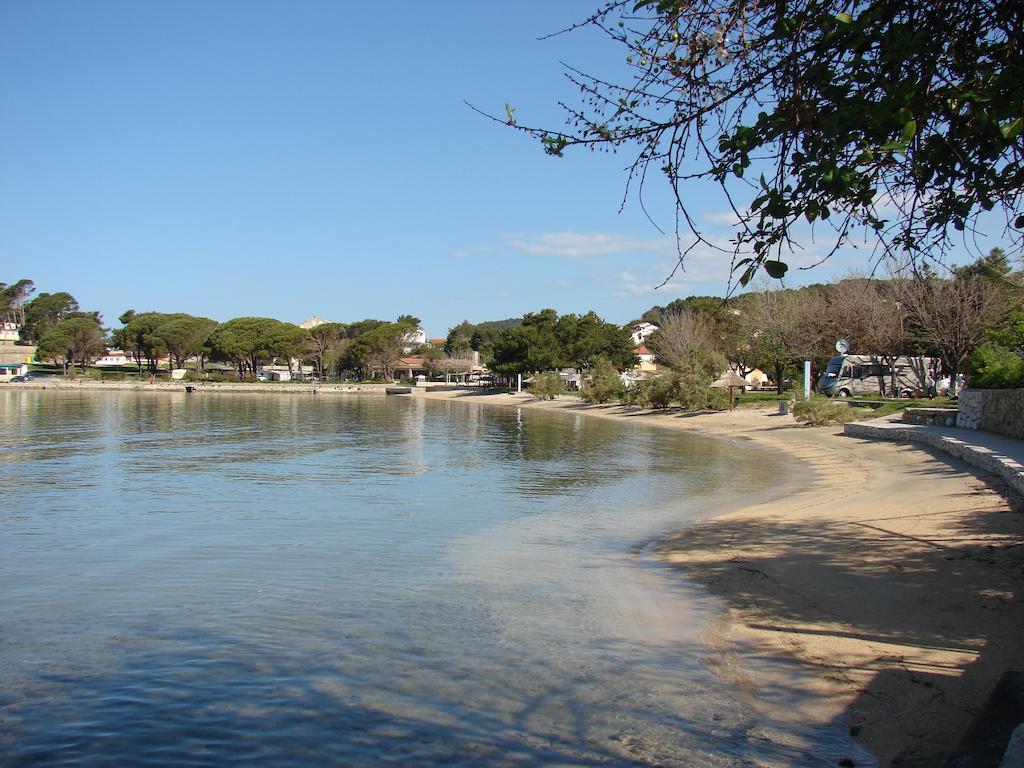 Villa Bruna Apartments Rab Town Esterno foto